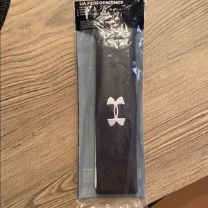 Brand new Under Armour head band